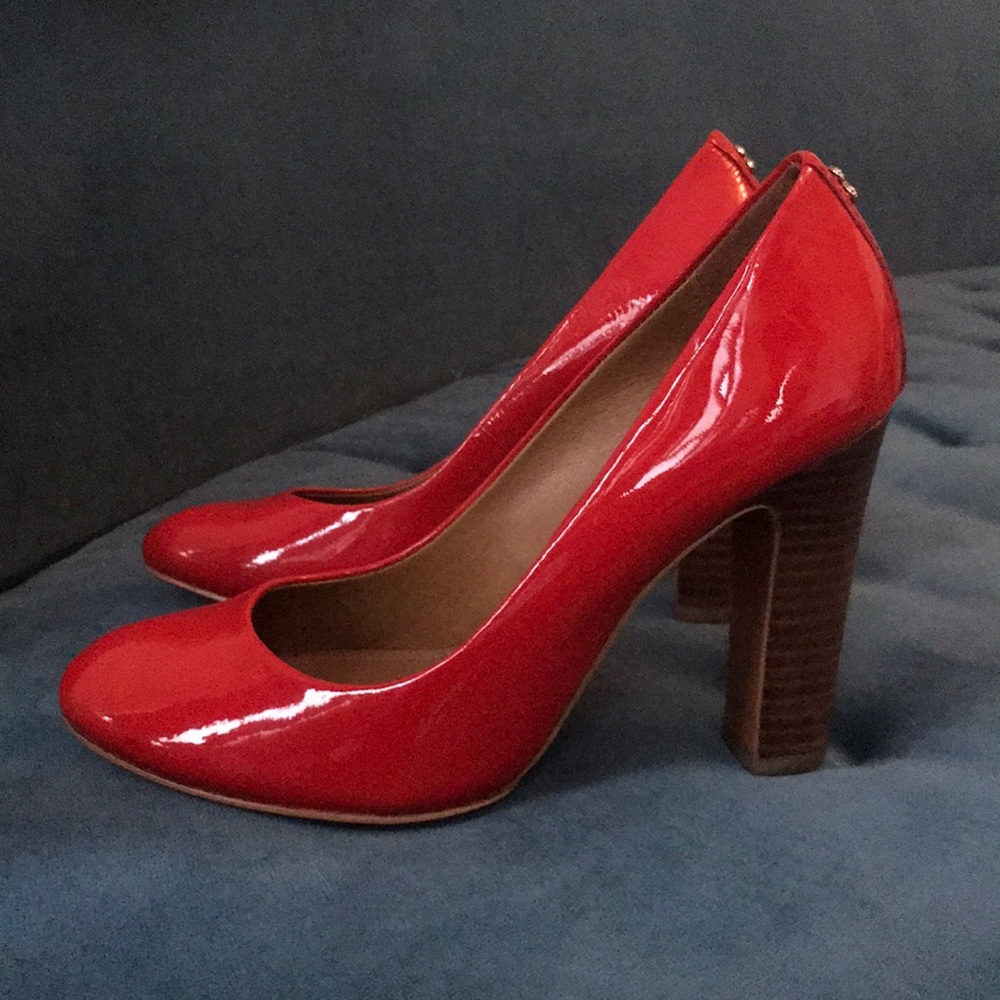 SHELLEY Coach Carnelian Patent Leather Heels sz 5 - Picture 3 of 8